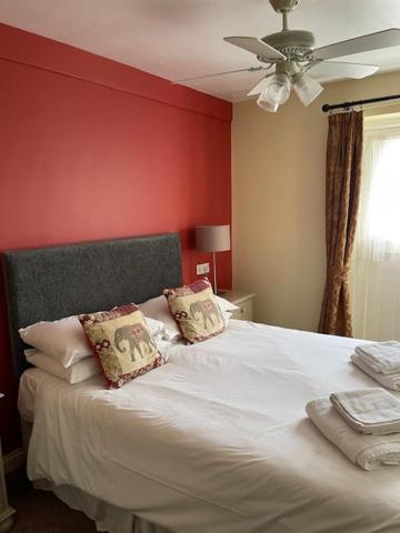 The Red Lion, Stretham Hotell Eksteriør bilde