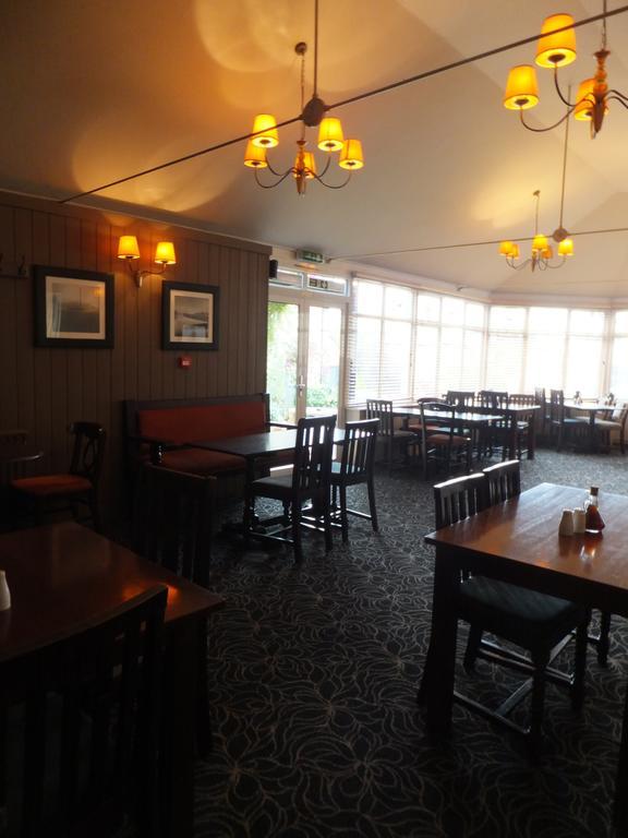 The Red Lion, Stretham Hotell Eksteriør bilde