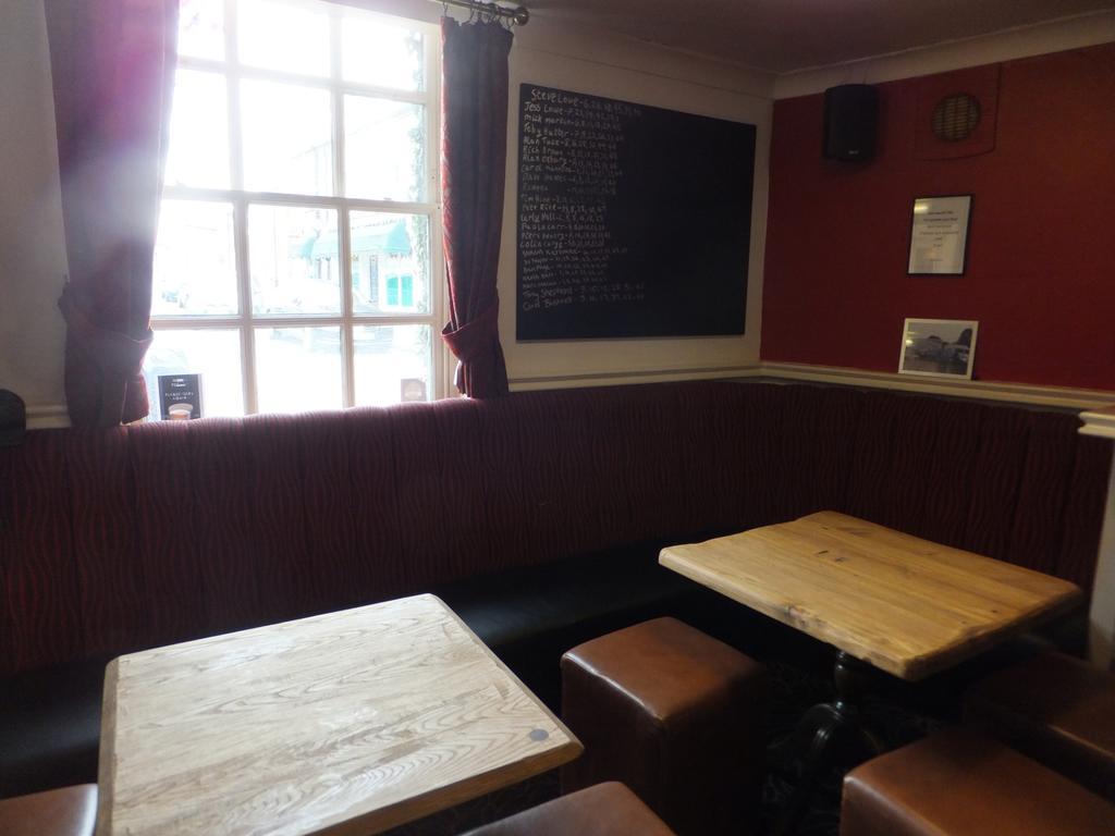 The Red Lion, Stretham Hotell Eksteriør bilde